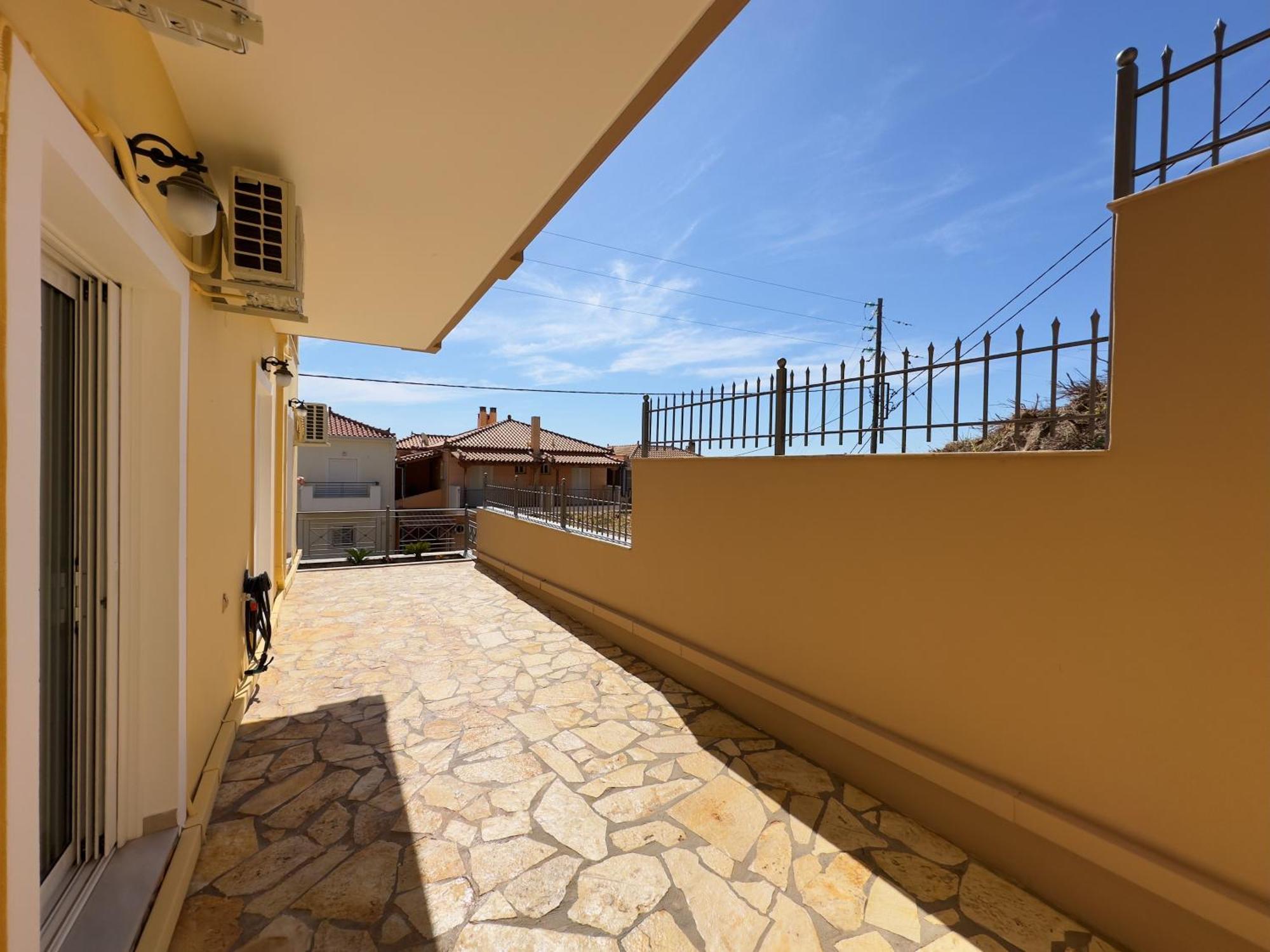 Eros Superb View Apartment Gythio